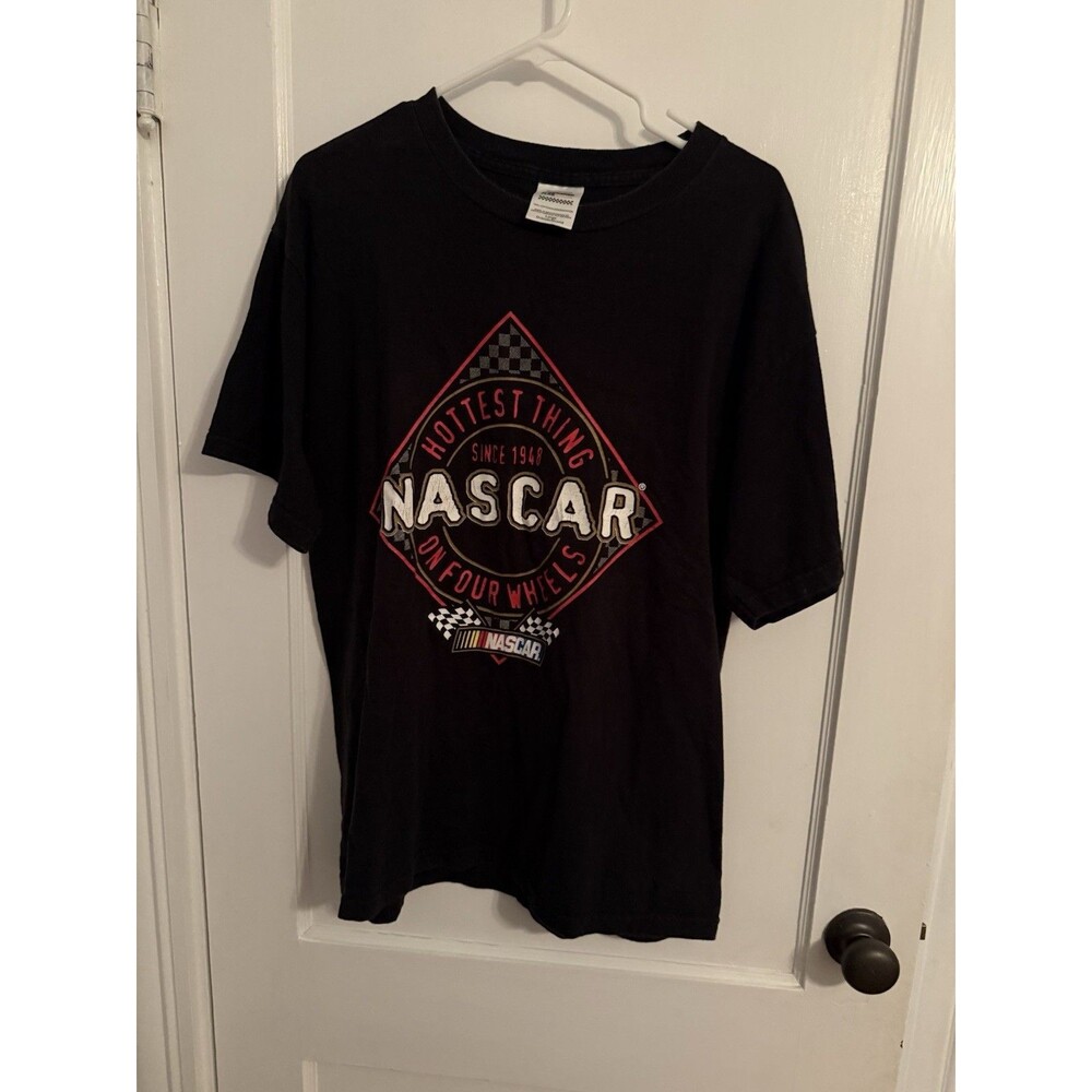 Checkered Flag Men's Large Hottest Thing on Four Wheels Nascar Black T Shirt